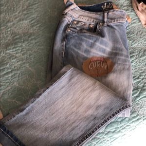 Wallflower luscious and curvy junior capris Sz 13